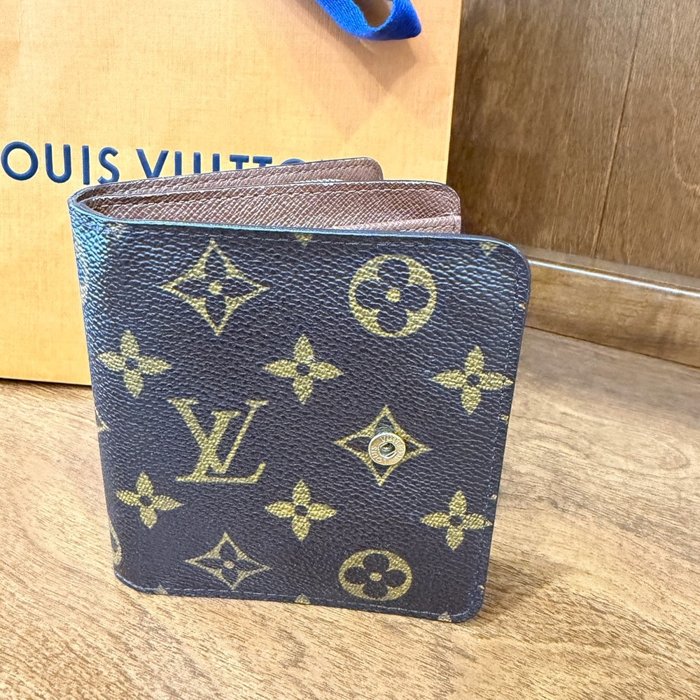 Authentic Louis Vuitton Monogram Porte-Monnaie Elise Compact Wallet - Picture 4 of 10
